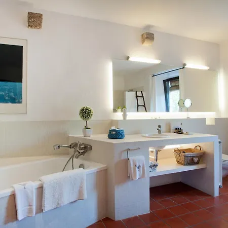 Mas Falgarona Boutique & Otel Avinyonet de Puigventós